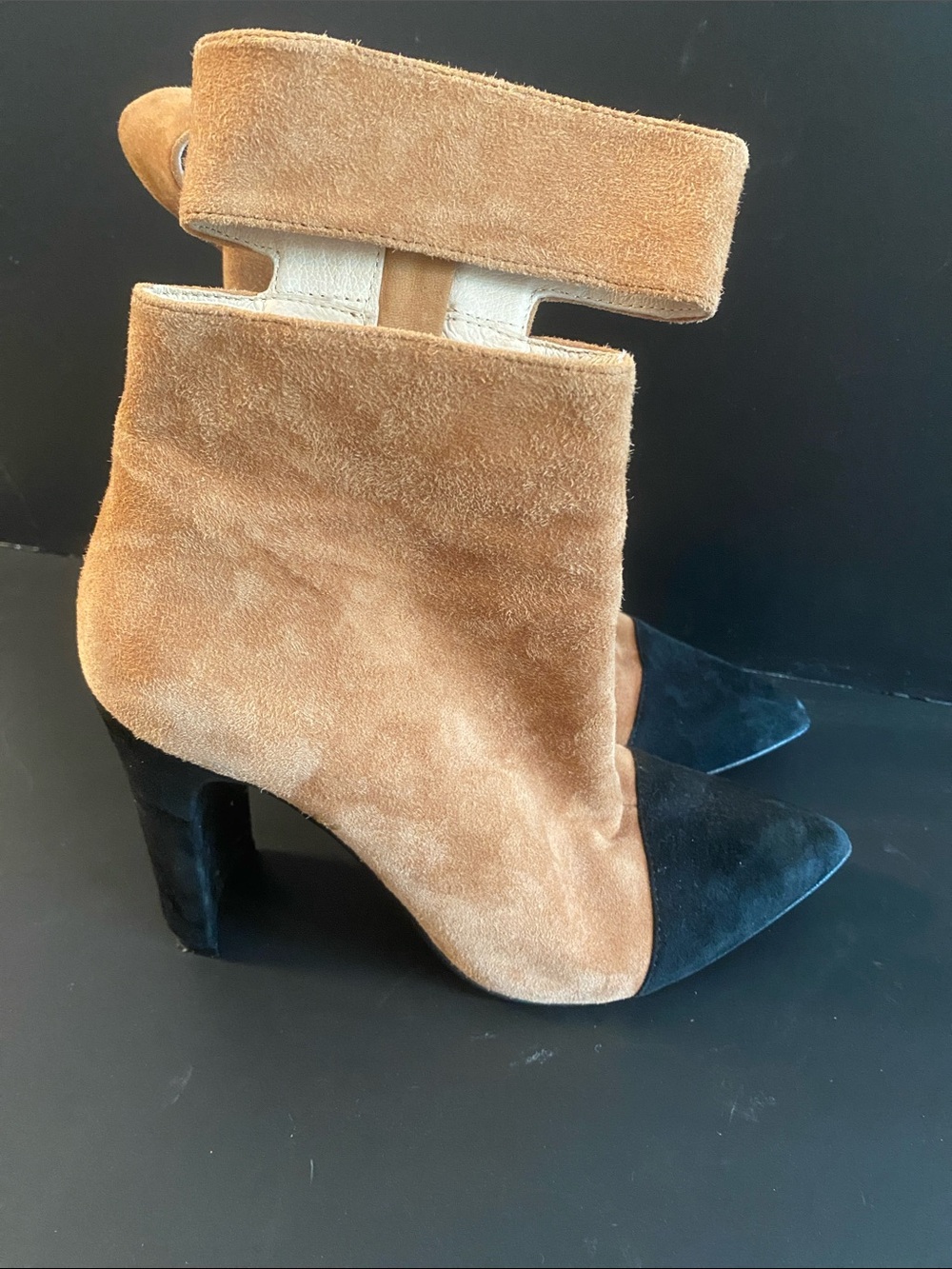 42. Gold Kiki Leather Suede Two Tone Heeled Pointed Toe Boots Tan Black Sz 7.5 - Picture 12 of 12